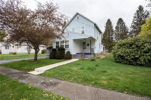 27 Baker St, Salamanca, NY 14779