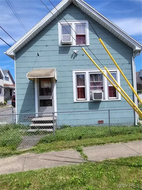 884 Eagle St, Buffalo, NY 14210