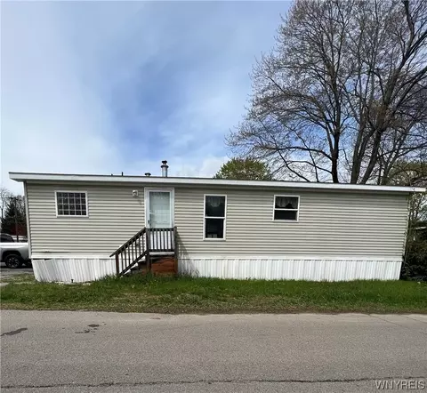 8 Glazer, Penfield, NY 14625