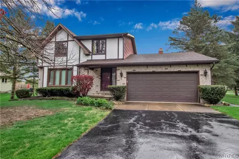 91 Fernott Dr, Lancaster, NY 14086