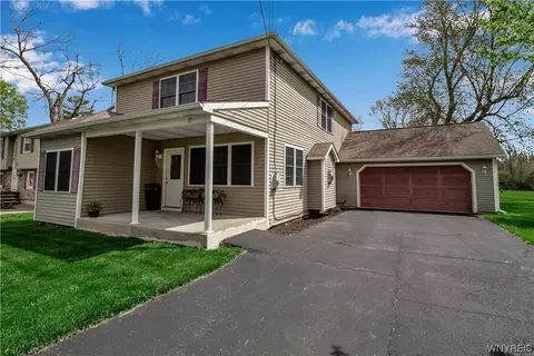 69 Tennyson Ter, Amherst, NY 14221