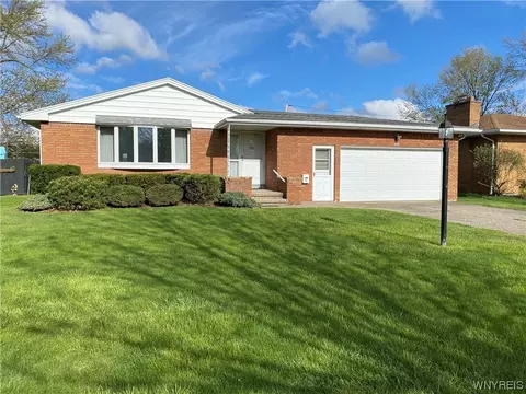 291 Donna Lea Blvd, Amherst, NY 14221