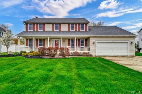 7294 Balla Dr, Wheatfield, NY 14120