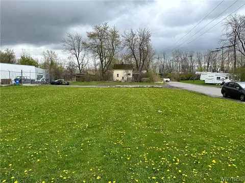 3881 Broadway St, Cheektowaga, NY 14227