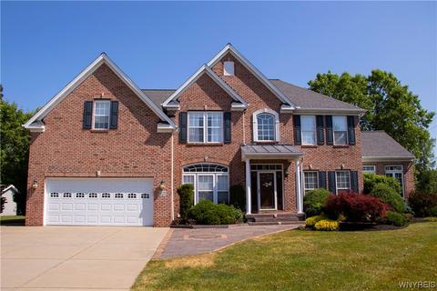 9120 Michael Douglas Dr, Clarence Center, NY 14032