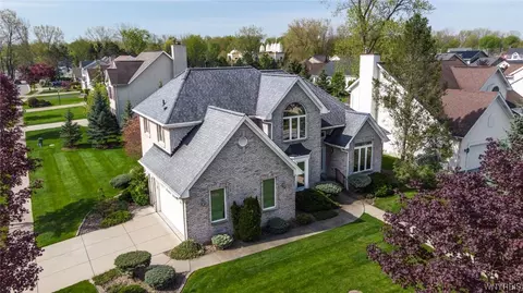 5 S Parrish Dr, Amherst, NY 14228