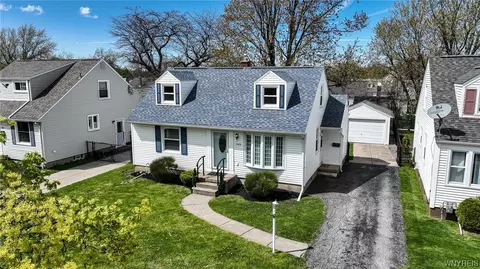 103 Briarhurst Dr, Tonawanda, NY 14150