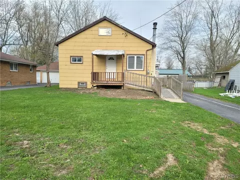 143 Almont Ave, West Seneca, NY 14224