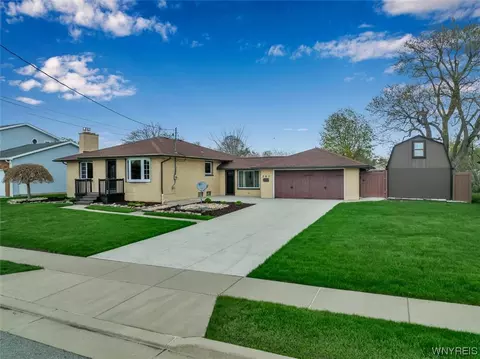 297 Collins Ave, West Seneca, NY 14224
