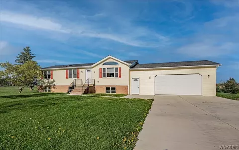 2592 Wilson Cambria Rd, Wilson, NY 14172