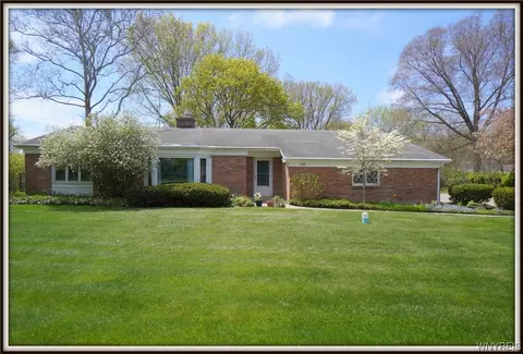 528 Greenfield Rd, Lewiston, NY 14092