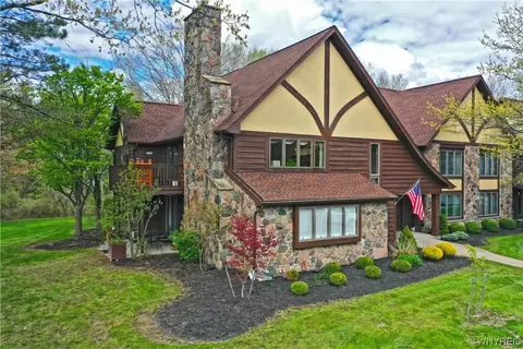 5295 Chestnut Ridge Rd #E, Orchard Park, NY 14127