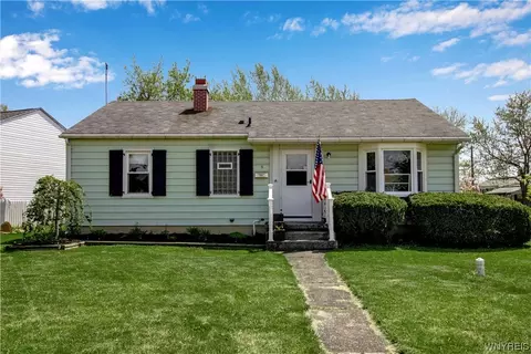 9 Harvington Rd, Tonawanda, NY 14150