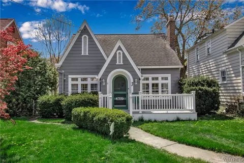 2433 Michigan Ave, Niagara Falls, NY 14305