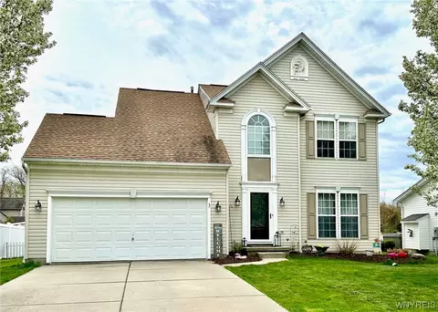 1517 Evergreen Dr, Lake View, NY 14085