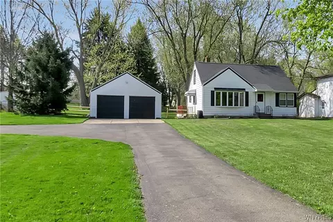 1371 Seneca Creek Rd, West Seneca, NY 14224
