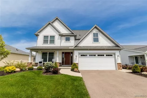 4597 Carlyes Ct, Hamburg, NY 14075