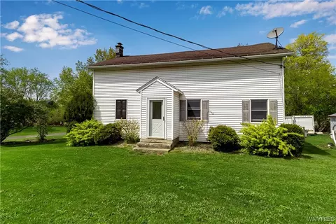 9331 Ridge Rd, Hartland, NY 14105