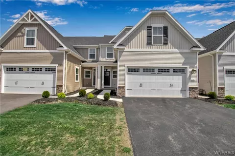 161 Sandstone Cir, Grand Island, NY 14072