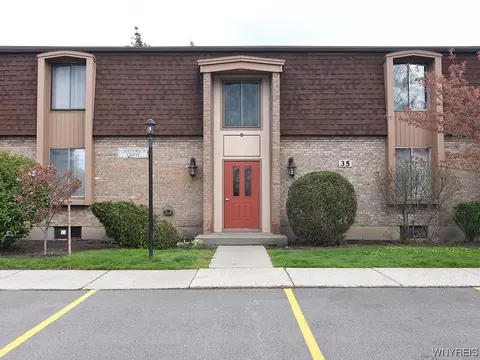 35 Greenwich Dr #4, Amherst, NY 14228