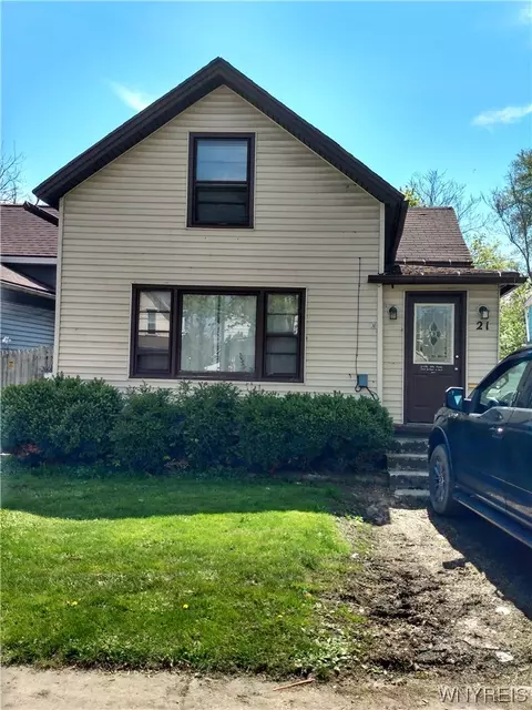21 Grace St, Buffalo, NY 14207