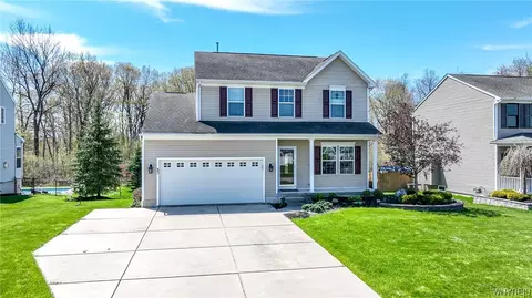 31 Saint Anthony St, Lancaster, NY 14086
