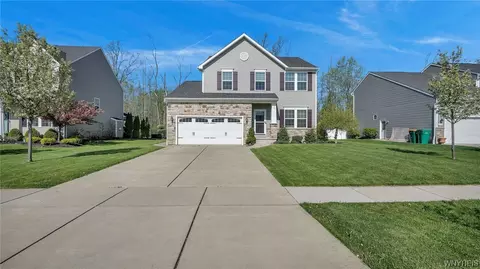 2144 Shadow Ln, Lake View, NY 14085