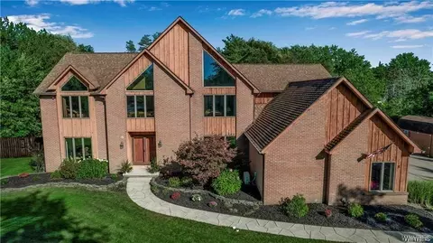 8 The Hamlet, East Amherst, NY 14051