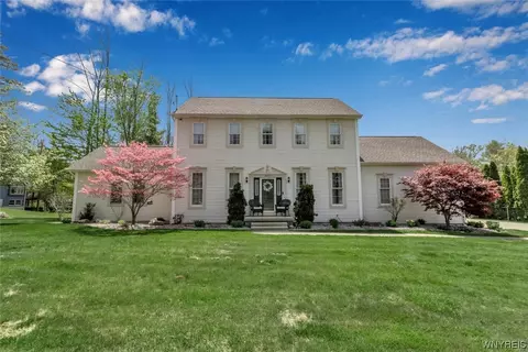 4613 Salisbury Pl, Hamburg, NY 14075