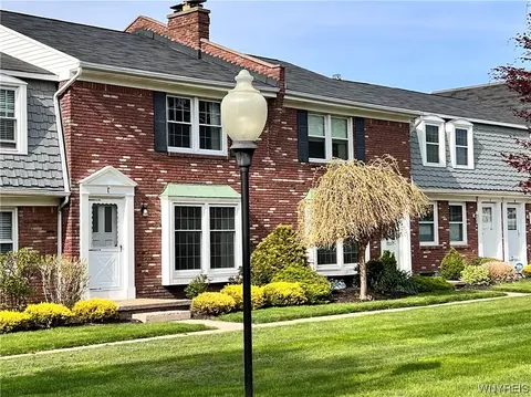 35 Oakbrook Dr #E, Amherst, NY 14221