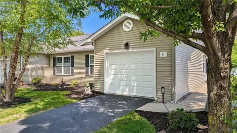 41 Union Cmn, Amherst, NY 14221