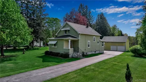 1656 Sandridge Rd, Alden, NY 14004