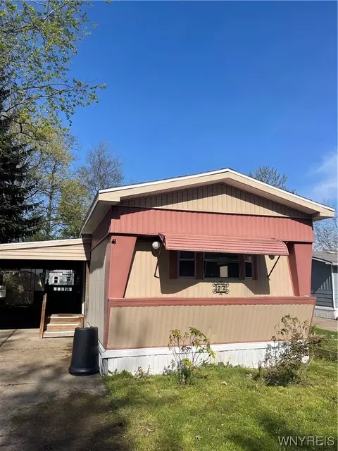 27 Highridge, Hamburg, NY 14075