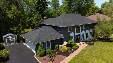 44 Birchwood Dr, Amherst, NY 14221