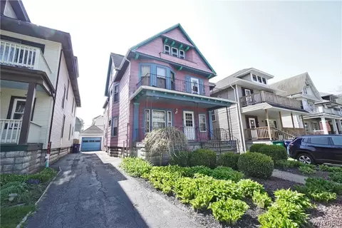 37 Roanoke Pkwy, Buffalo, NY 14210