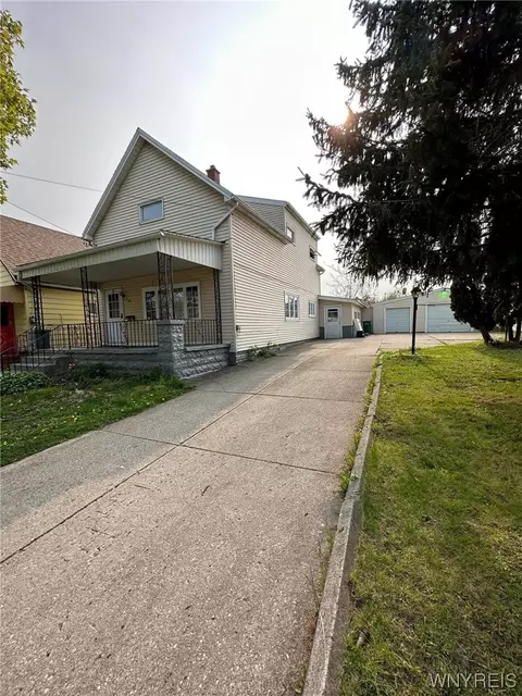 42 Goethe St, Buffalo, NY 14206