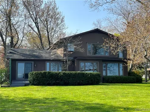 2001 Lake Rd, Porter, NY 14174