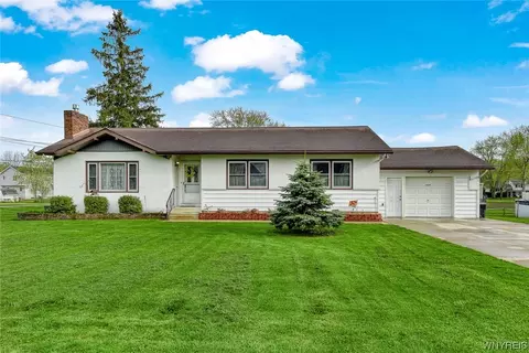 2434 Stoelting St, Wheatfield, NY 14304
