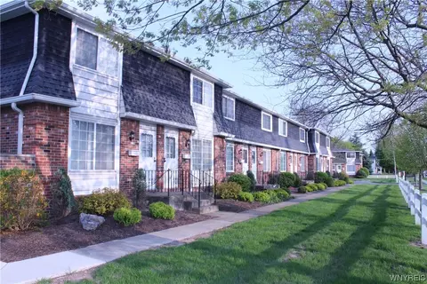 150 S Union Rd #113, Amherst, NY 14221