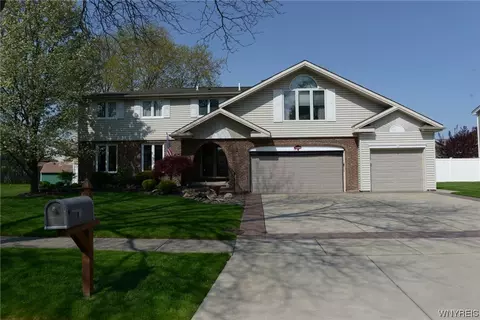 1288 Ivygreen Ct, North Tonawanda, NY 14120