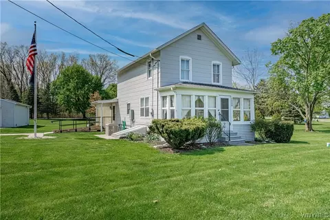 8446 State St, Royalton, NY 14067
