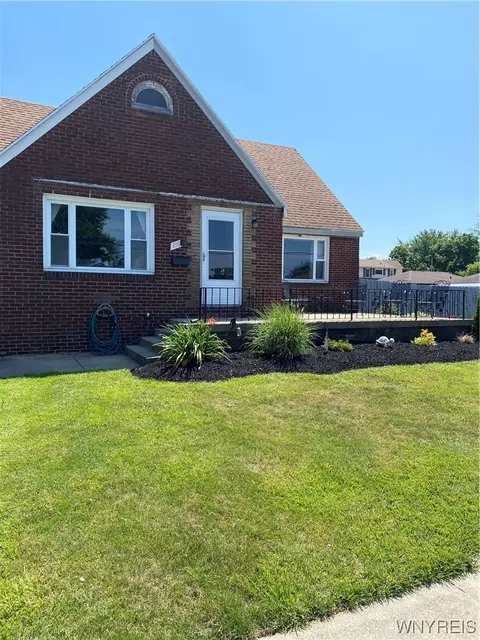 186 Colton Ave, Lackawanna, NY 14218