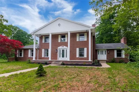 2300 Fix Rd, Grand Island, NY 14072