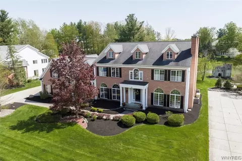 27 Regents Park, East Amherst, NY 14051