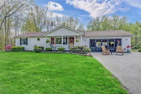 7390 Bishop Rd, Hartland, NY 14008