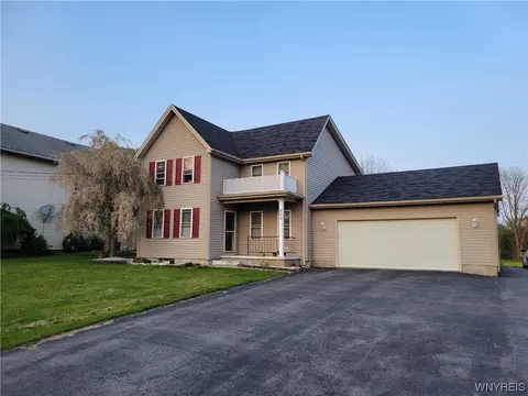 338 N Adam St, Lockport, NY 14094