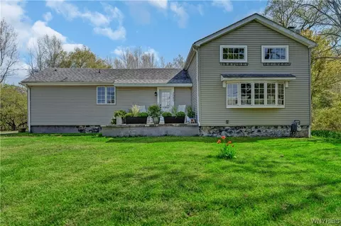 2080 Hall Rd, Elma, NY 14059