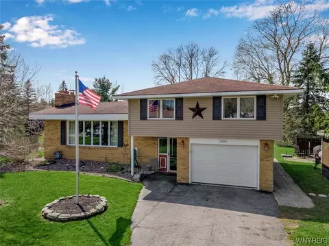 1305 Greenfield Dr, Alden, NY 14004