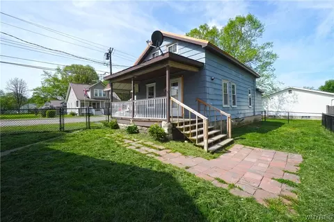 27 Bader Ave, Gowanda, NY 14070