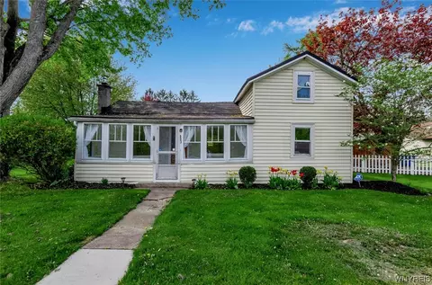 5503 Tonawanda Creek Rd, Pendleton, NY 14120
